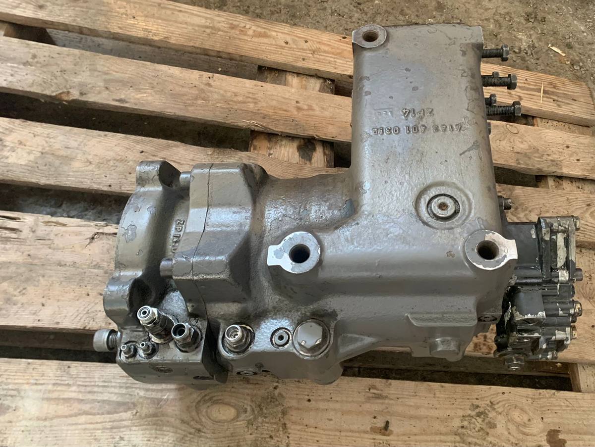 ZF 2HL-70 gearbox for Caterpillar 312 excavator for parts — Редуктори